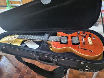 ukulele tenore elettrico di liuteria 