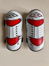 Parastinchi adulto in fibra di carbonio Umbro (L)