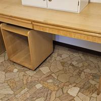 Scrivania in legno vintage