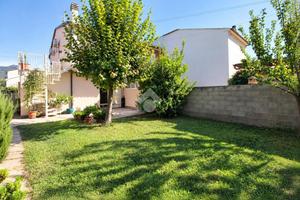 CASA SEMINDIPENDENTE A CASCINA
