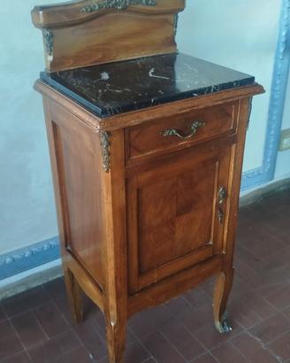Comodini Antichi con marmo