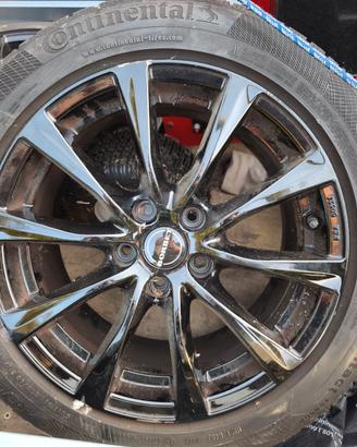 SET 4 CERCHI IN LEGA 17" CON PNEUMATICI CONTINENTA