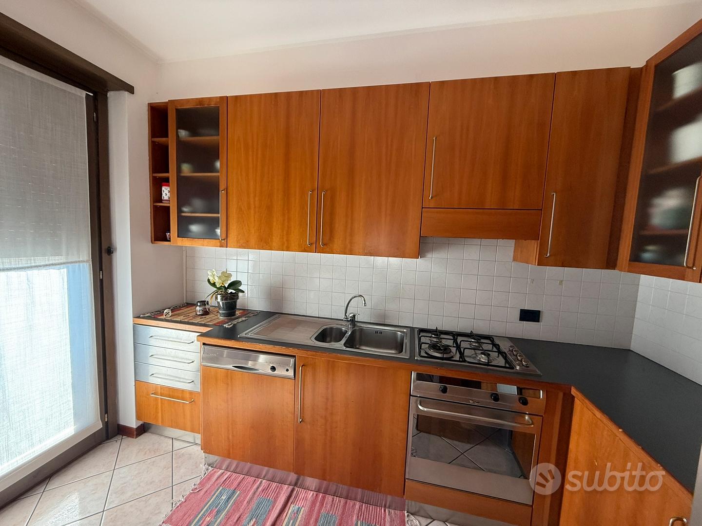 Cucina in legno usata