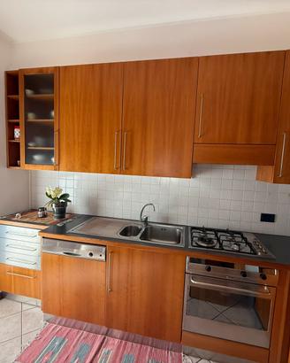Cucina in legno usata
