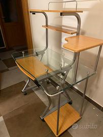 Scrivania in legno e vetro