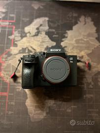 Sony a7III (SOLO CORPO)