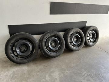 Cerchi e gomme invernali Peugeot 208 16"