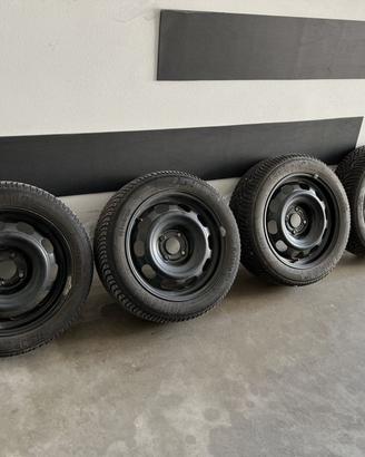Cerchi e gomme invernali Peugeot 208 16"