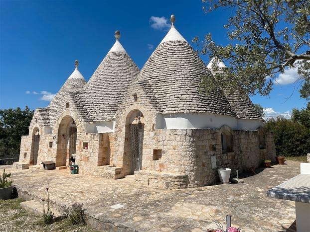 A complex of 7 recently renovated trulli