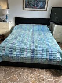 Letto matrimoniale con contenitore