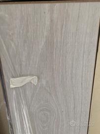Pavimento laminato Nuovo
