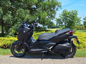 Yamaha Xmax 300 tech max +