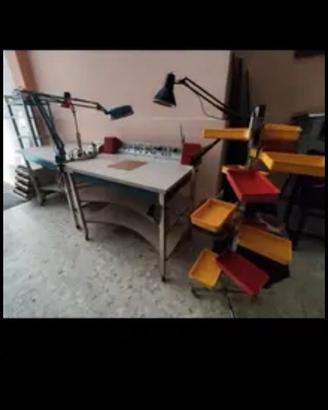RIBASSO tavoli da lavoro con cassettiere e lapade 
