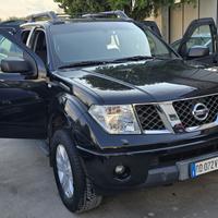 NISSAN NAVARA 2.5D DOUBLE CAB 4WD LE