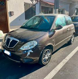 Lancia Ypsilon 1.3 multijet 75cv VERSUS