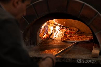 Attività di pizzeria da asporto ben avviata