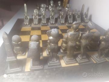 Imponente scacchiera bronzo e madreperla