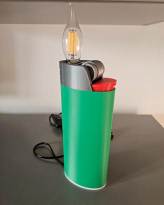 Lmapada da tavolo ispirata ad accendino Bic