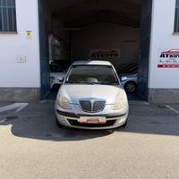 Lancia Ypsilon 1.3 MJT 75 CV Argento