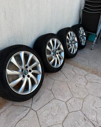 Cerchi lega orig. Alfa Giulietta 17" + gomme inv.