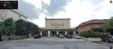 Immobile di 470 m² con 5 locali a Forlì