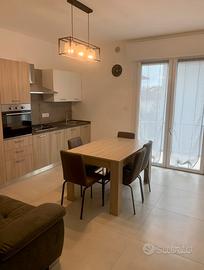 STANZA DOPPIA CON BAGNO PRIVATO A RAGAZZE