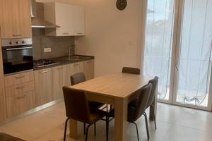 STANZA DOPPIA CON BAGNO PRIVATO A RAGAZZE