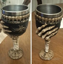 Calice gotico Halloween  mano scheletrica & teschi