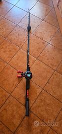 canna da pesca  con mulinello 
