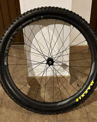 Ruota MTB anteriore Newmen Evolution 27.5