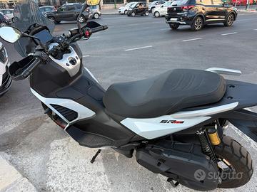 Aprilia sr gt 400
