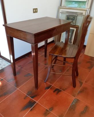 Tavolino con sedia