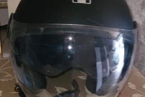 casco jet con doppia visiera