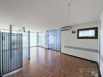 NEGOZIO A GODEGA DI SANT'URBANO