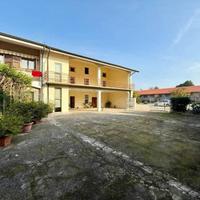 a Lonato del Garda Ampio Casale di 350mq In Vendit