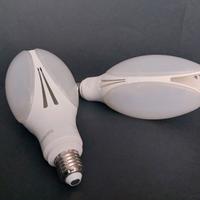 2 lampade LED Philips con attacco E27