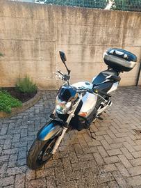 Suzuki gsr 600