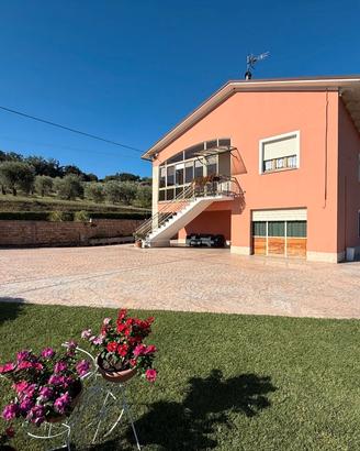 Oasi di Pace e Natura: Casa Singola con Vista Mare