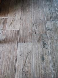Gres porcellanato effetto legno 5 mq