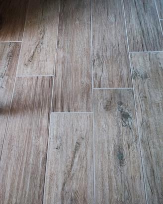 Gres porcellanato effetto legno 5 mq