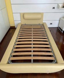 Letto singolo di design imbottito con rete a doghe