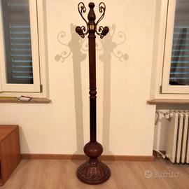 Attaccapanni da terra in legno e ottone