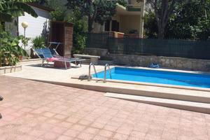 villa con piscina