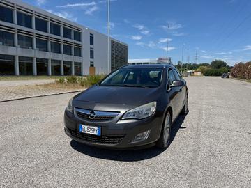 Opel Astra 1.7 CDTI 110CV Sports Tourer Cosmo NEO 