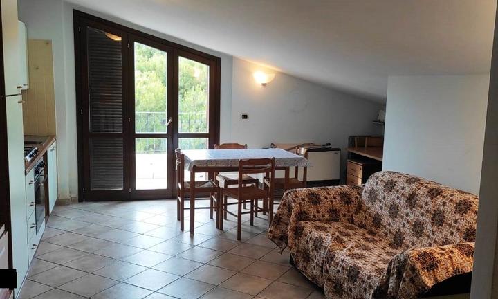 Roseto centralissimo bilocale mansardato