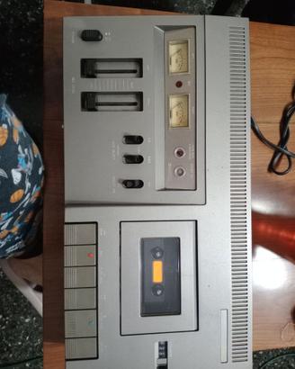 Stereo cassette deck