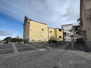 3 LOCALI A ERCOLANO
