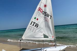 Barca a vela laser standard completa