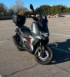 Scooter BMW C400X del 2023