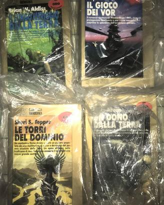 Cosmo Oro lotto fantascienza 4 libri da 123 a 140